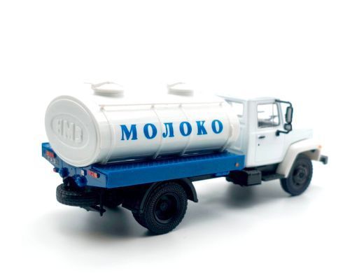 1/43 Автомобиль ГАЗ-3307 Молоковоз, серия "Автолегенды СССР. Грузовики" (DeAgostini), готовая модель (без журнала)