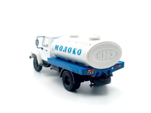 1/43 Автомобиль ГАЗ-3307 Молоковоз, серия "Автолегенды СССР. Грузовики" (DeAgostini), готовая модель (без журнала)