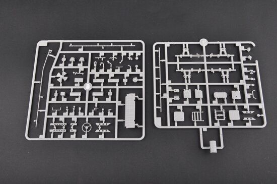 1/35 БТР-60П/БТР-60ПУ советский бронетранспортер (Trumpeter 01576), сборная модель