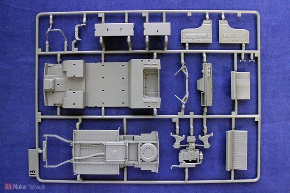 1/35 Volkswagen T3 Transporter мікроавтобус з фігуркою військового (Takom 2013), збірна модель