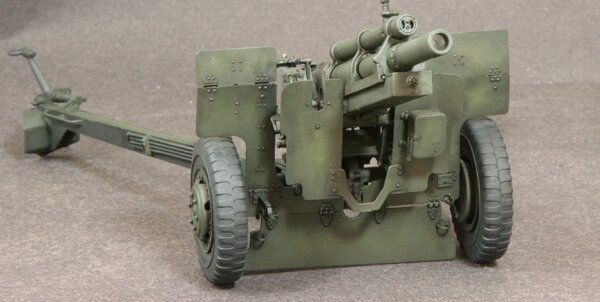 1/35 M101A1 американская 105-мм гаубица на лафете M2A2 (AFV Club AF35191) сборная модель