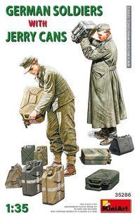 1/35 Німецькі солдати з каністрами, Друга світова, збірні пластикові (Miniart 35286)
