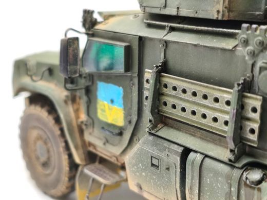 1/35 Тайфун-ВДВ трофейный украинский бронеавтомобиль, готовая модель