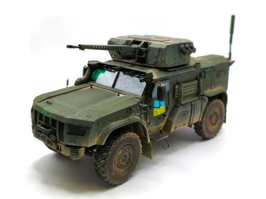 1/35 Тайфун-ВДВ трофейный украинский бронеавтомобиль, готовая модель
