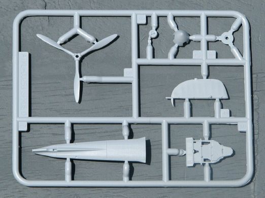 1/72 Hawker Hurricane Mk.I британский истребитель (Airfix 01010) сборная модель