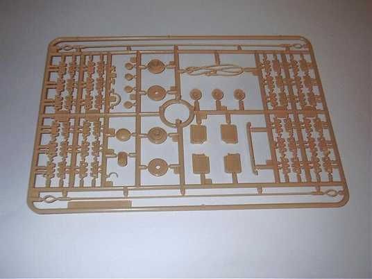1/35 Pz.Kpfw.IV Ausf.H с навесными бронеэкранами (Academy 13233