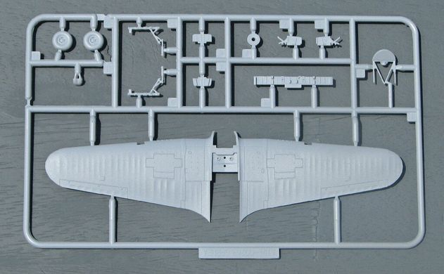 1/72 Hawker Hurricane Mk.I британский истребитель (Airfix 01010) сборная модель