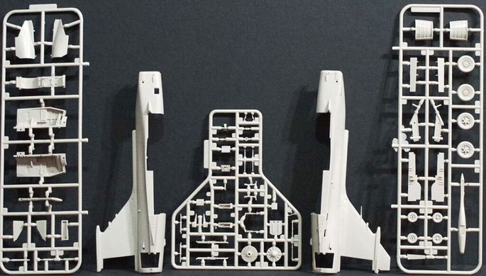 1/48 Saab JAS 39A/C Gripen шведский истребитель (Zimi Model/Kitty Hawk 80117), сборная модель