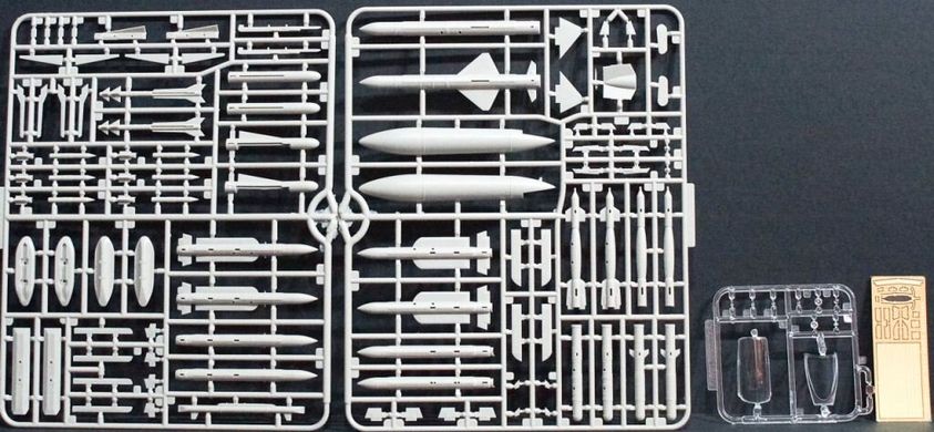 1/48 Saab JAS 39A/C Gripen шведский истребитель (Zimi Model/Kitty Hawk 80117), сборная модель