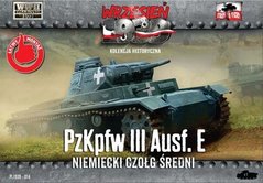 1/72 Pz.Kpfw.III Ausf.E германский танк + журнал (First To Fight 014) сборка без клея