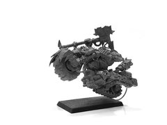 Орк-ноб с топором на мотоцикле, миниатюра Warhammer 40k (Games Workshop), пластиковая