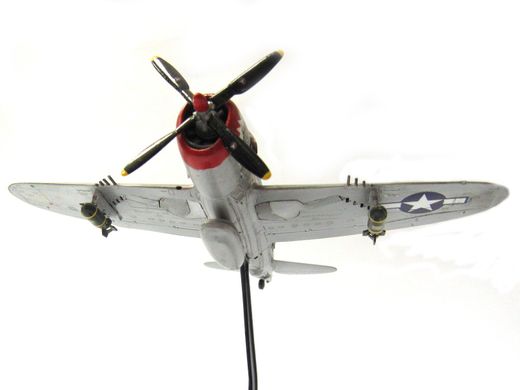 1/72 Винищувач P-47D Thunderbolt, на підставці (авторська робота), готова модель