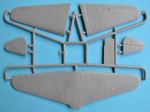 1/48 Яковлев УТ-1 радянський навчально-тренувальний літак (MikroMir 48-002), збірна модель