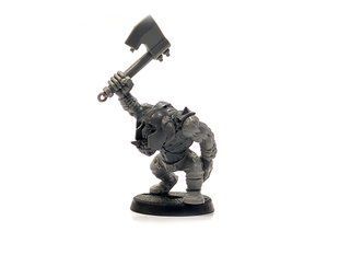 Ork with Axe, миниатюра Warhammer Fantasy Battles, пластиковая (Games Workshop)