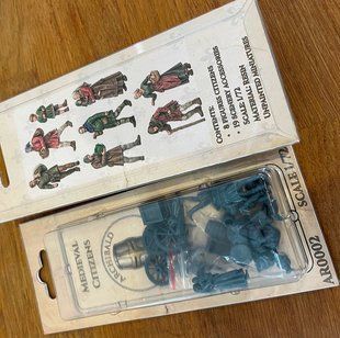 1/72 Середньовічні містяни, 8 фігур з аксесуарами&nbsp;(Archibald Miniatures Medieval Citizens), смоляні