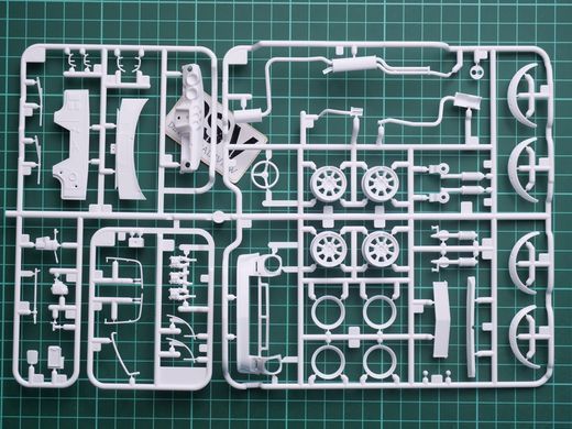 1/24 Автомобіль Nissan Fairlady 240Z&nbsp;Street-Custom (Tamiya 24367), збірна модель