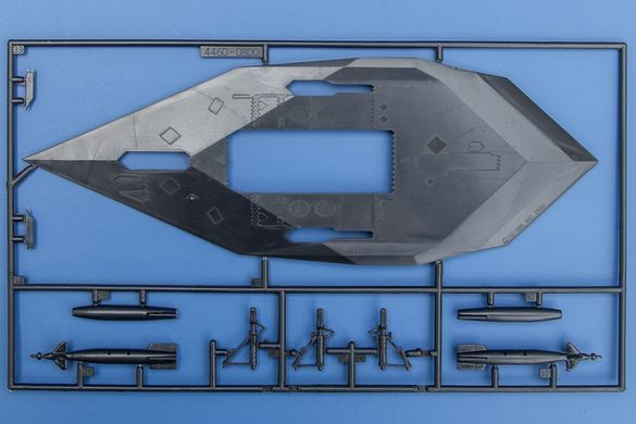 1/72&nbsp;Lockheed F-117A Nighthawk американський стелс-винищувач (Revell 03899), збірна модель