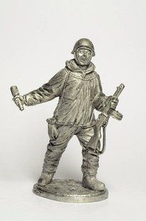 54 мм Автоматчик пехоты Красной армии в зимнем камуфляже, 1941-45 гг, СССР, оловянная миниатюра (EK Castings WWII-11)