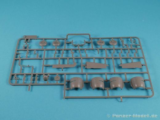 1/48 Штурмовик Henschel Hs-129B-3, модель з інтер'єром та прозорими деталями корпусу (Takom 48002), збірна модель