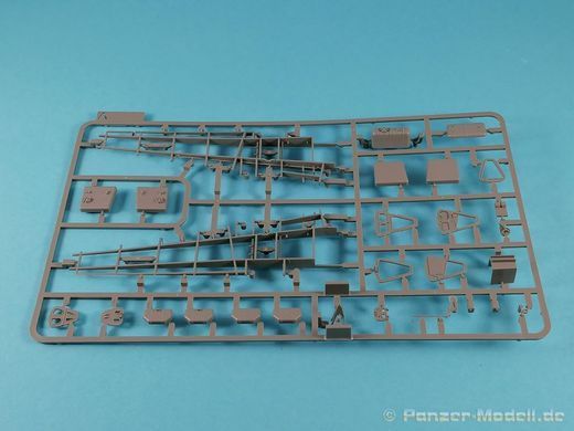 1/48 Штурмовик Henschel Hs-129B-3, модель з інтер'єром та прозорими деталями корпусу (Takom 48002), збірна модель