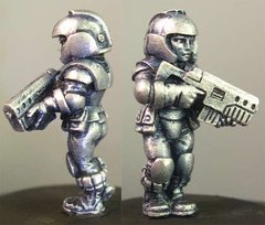 HassleFree Miniatures - Kadlin, female trooper with SMG - HF-HFG066