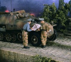 1:35 Panzer Officers (2 figures)