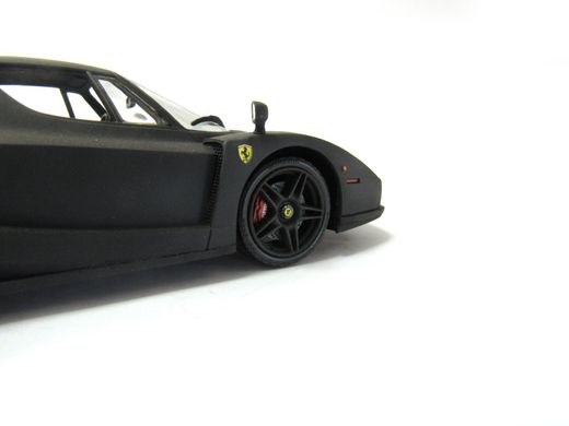 1/24 Автомобіль Enzo Ferrari (авторська робота), готова модель