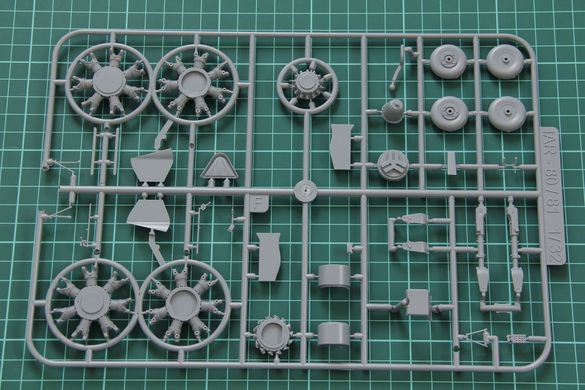 1/32 IAR-81 BoPi "Dive Bomber" румынский пикирующий бомбардировщик (Special Hobby SH32073), сборная модель