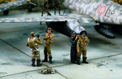 1/48 Екіпаж німецького бомбардувальника Другої світової, 4 фігури (Verlinden 1423), збірні смоляні