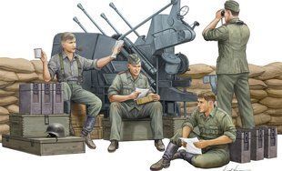 1/35 Расчет германской зенитной пушки, 4 фигуры + аксессуары (Trumpeter 00432)