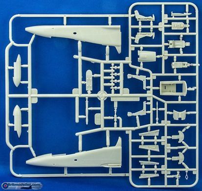 1/48 Sepecat Jaguar T.2/T.4 учебно-тренировочный самолет (Kitty Hawk 80105) сборная модель