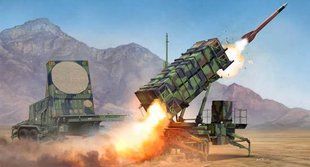 1/35 M901 Launching Station + AN/MPQ-53 Radar set of MIM-104 Patriot SAM System PAC-2 (Trumpeter 01022), збірна модель