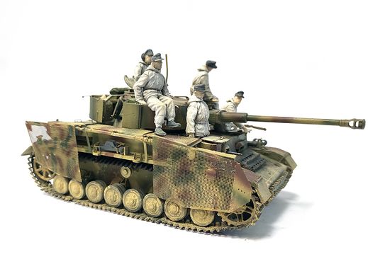 1/35 Pz.Kpfw.IV Ausf.J німецький середній танк з фігурами, готова модель, авторська робота
