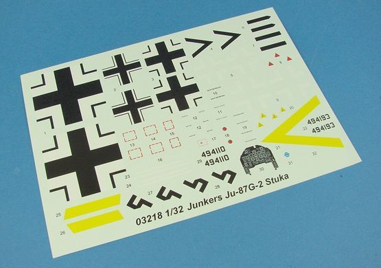 1/32 Junkers Ju-87G-2 Stuka германский пикирующий бомбардировщик (Trumpeter 03218), сборная модель