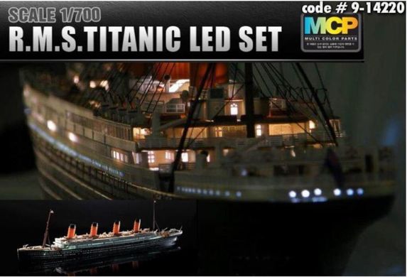 1/700 Лайнер RMS Titanic з комплектом LED-підсвітки, кольоровий пластик (Academy 14220) збірна модель