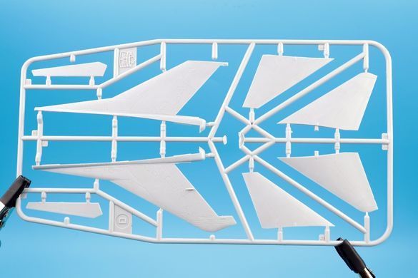 1/72 Mirage G8.01 прототип експериментального літака з крилом змінної стрілоподібності (ModelSvit 72056), збірна модель