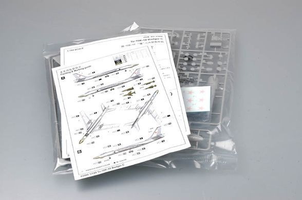 1/144 Туполєв Ту-16К-10 радянський бомбардувальник-ракетоносець (Trumpeter 03908), збірна модель