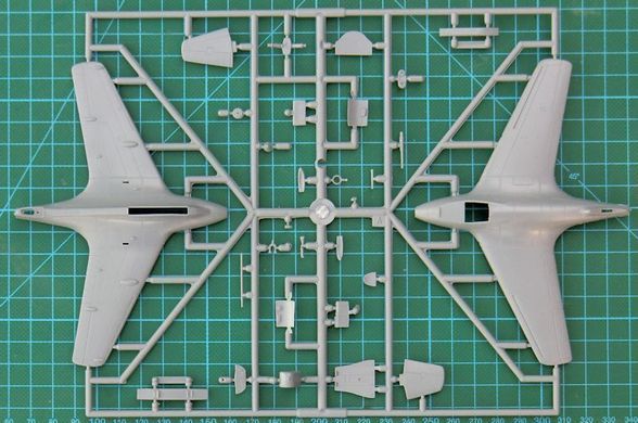 1/72 Винищувач Messerschmitt Me-163C Prototypes (Special Hobby SH72258), збірна модель