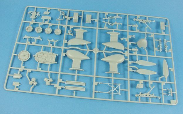 1/32 Junkers Ju-87G-2 Stuka германский пикирующий бомбардировщик (Trumpeter 03218), сборная модель
