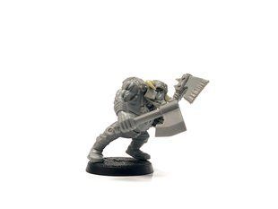 Ork with Axes, мініатюра Warhammer Fantasy Battles, пластикова (Games Workshop)