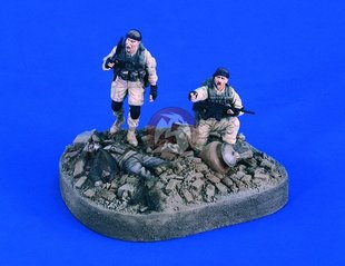 1/35 Виньетка с американскими солдатами и мертвым терористом (Verlinden 2364), сборная смоляная