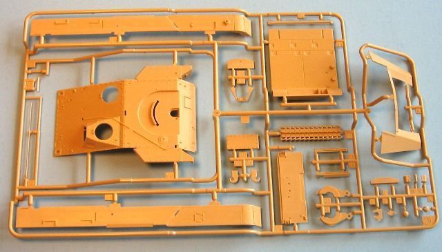 1/35&nbsp;Sd.Kfz.164&nbsp;Nashorn німецька самохідна артилерійська установка з фігурами екіпажу (Tamiya 35335), збірна модель