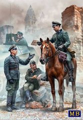 1/35 "Срочное донесение", немецкие солдаты Второй мировой войны, 4 фигури и лошадь (Master Box 35212), сборные пластиковые