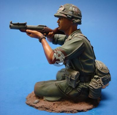 120 мм (1/16) Американський солдат з гранатометом M79, війна у В'єтнамі (Verlinden 630), збірна смоляна фігура