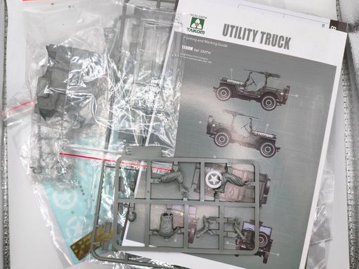 1/35 Автомобіль Jeep Willys MB з фігуркою водія (Takom), збірна модель БЕЗ КОРОБКИ