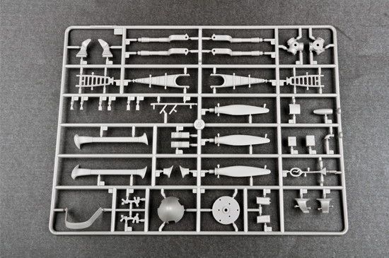 1/24 Junkers Ju-87A Stuka германский пикирующий бомбардировщик (Trumpeter 02420), сборная модель