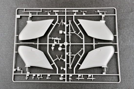 1/24 Junkers Ju-87A Stuka германский пикирующий бомбардировщик (Trumpeter 02420), сборная модель