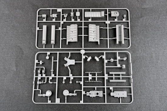 1/24 Junkers Ju-87A Stuka германский пикирующий бомбардировщик (Trumpeter 02420), сборная модель
