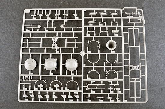 1/35 Пуско-заряжательная установка 9А85 из состава ракетного комплекса С-300В (Trumpeter 09521), сборная модель