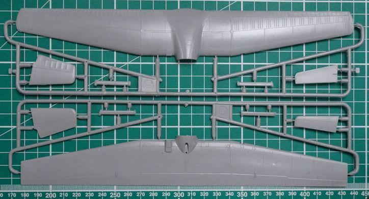 1/72 Берієв Бе-8 з водними лижами та гідрокрилами, радянський літак-амфібія (Sova-M 72025), збірна модель
